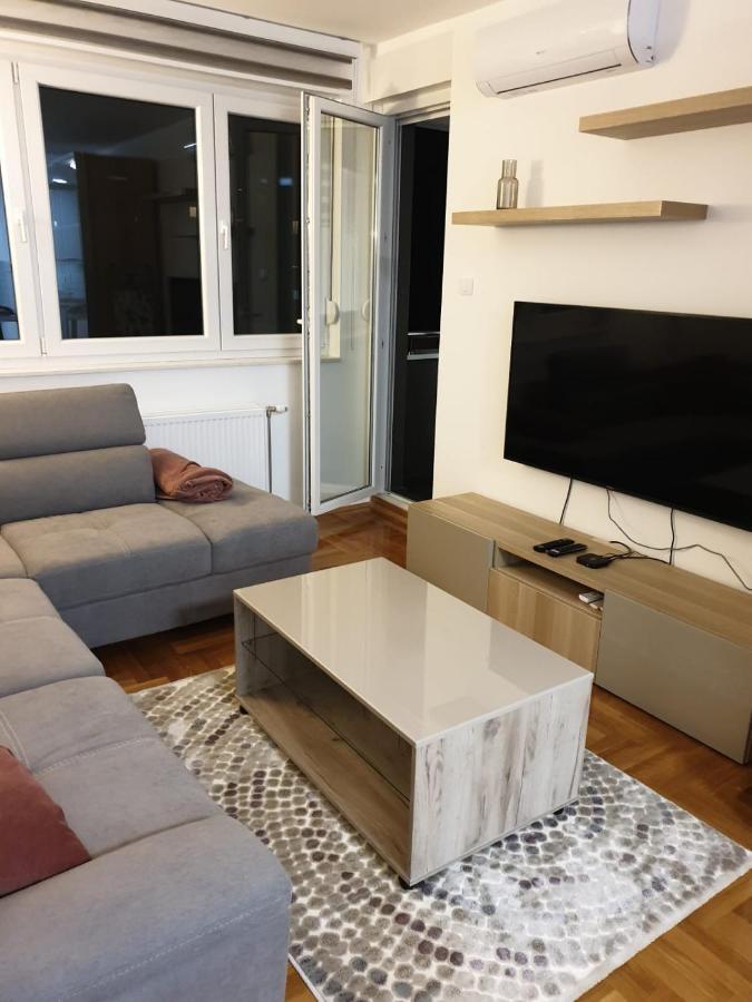 Apartman 33 Free Private Garage Novi Sad Exterior foto